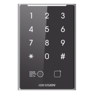 Lector de Tarjetas PROX EM y de Códigos QR / Teclado para Contraseña / Compatible con Controladores DSK2600 Series Hikvision / Comunicación RS485 y WIEGAND / IP65