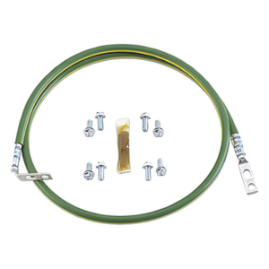 Jumper Para Aterrizar Equipos en Racks o Gabinetes, 10 AWG, Con Terminal Doblada a 45 Grados, Terminal Recta Para Equipos, 61 cm de largo